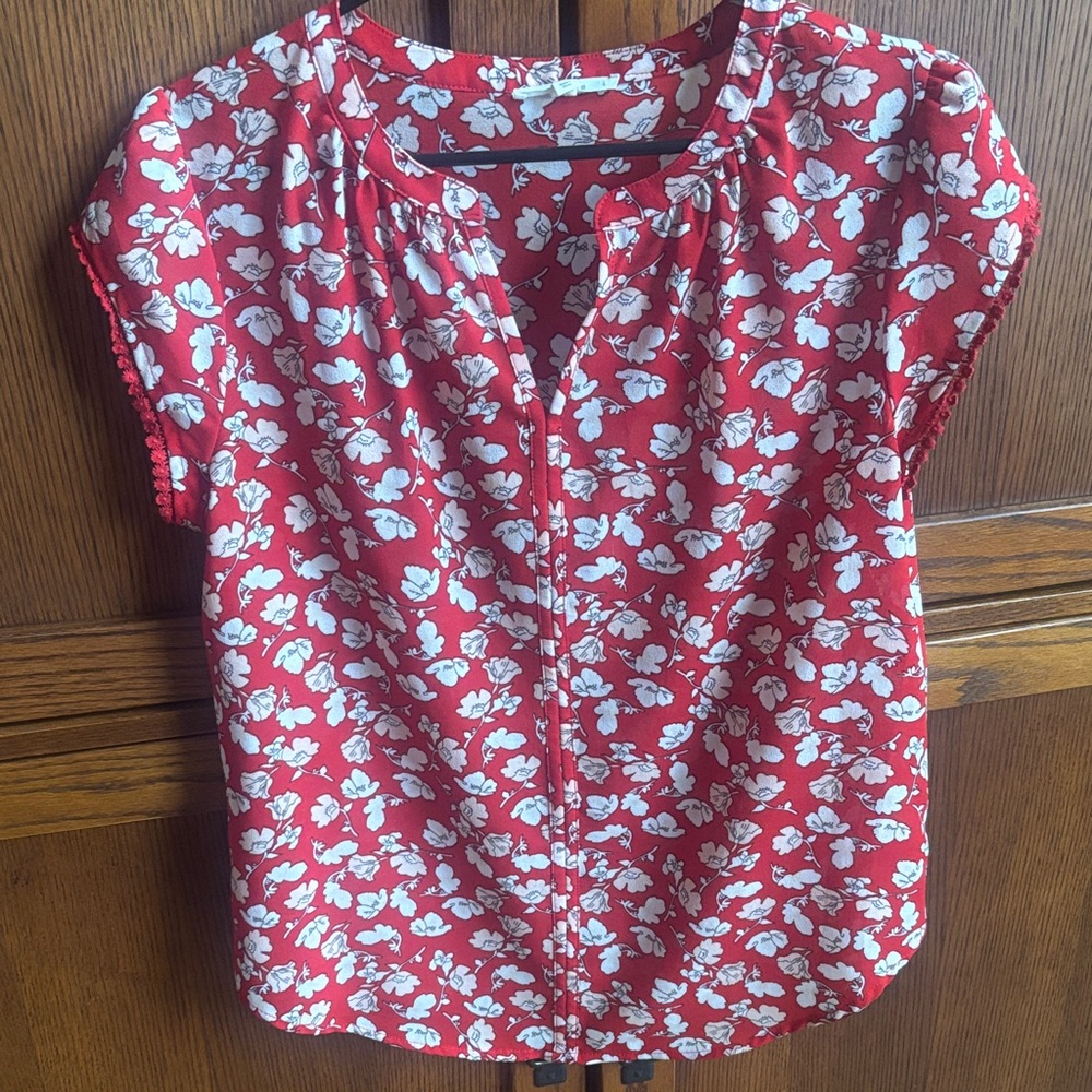 Fun 2 Fun Red and White Floral Blouse